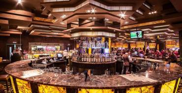 Astoria Casino Kazakhstan: At the heart of the casino is a luxurious bar