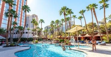 Treasure Island Hotel and Casino Las Vegas: Pool area