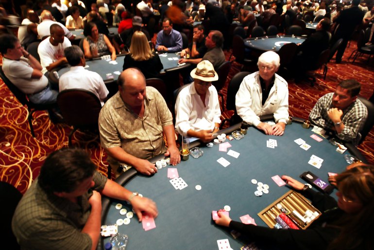 two venerable age ladies play well using experience of playing in the casino